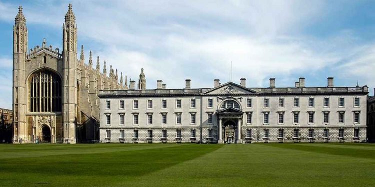 Trường đại học danh giá số một nước Anh