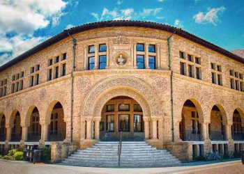 Kiến trúc đặc sắc của trường Đại học Stanford 