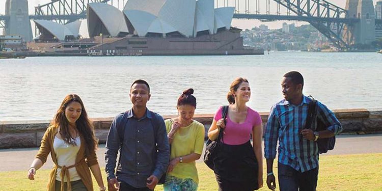 Để đi du học Úc cần đáp ứng các yêu cầu về bằng cấp được đặt ra