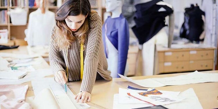 Ngành thiết kế thời trang luôn đòi hỏi sự tỉ mỉ, sáng tạo