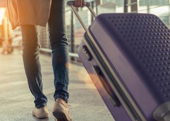 Thứ quan trọng nhất bạn cần chuẩn bị kỹ càng là các giấy tờ chuyến bay