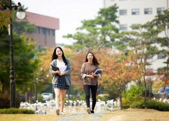 KTX chỉ cho du học sinh Hàn Quốc mới ở 6 tháng