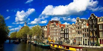 tiếng Anh tương đương với IELTS 6.5 hoặc TOEFL iBT 90